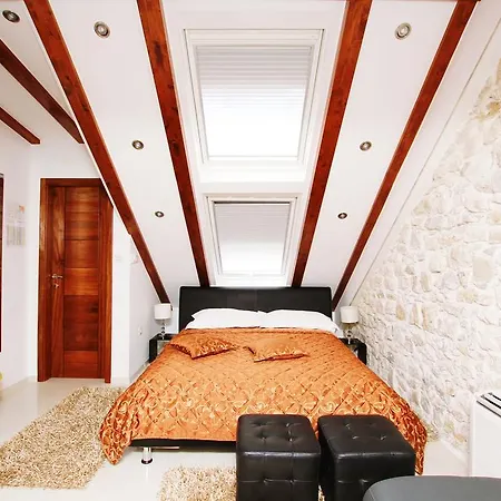 Kampanel Bed & Breakfast 4*