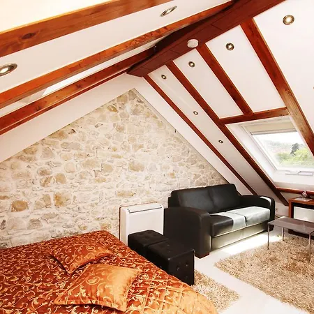 Kampanel Bed & Breakfast 4*