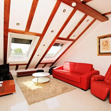 Kampanel Nocleg ze śniadaniem 4*