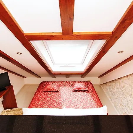 Kampanel Nocleg ze śniadaniem 4*