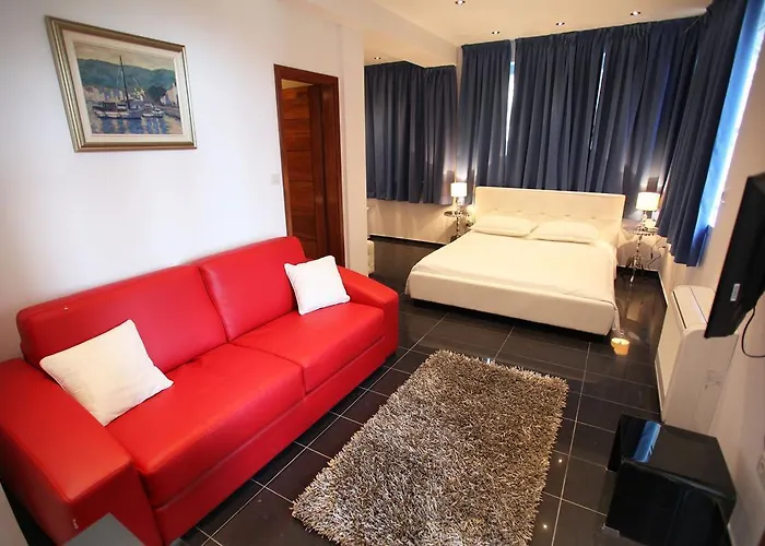 فندق مبيت وإفطار Kampanel 4*